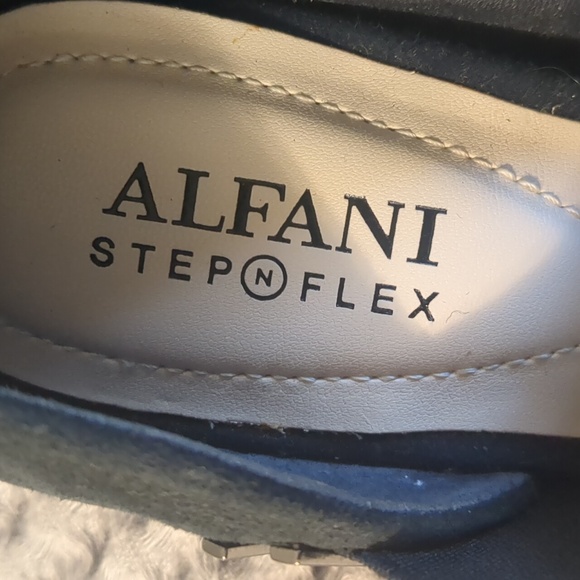 Alfani Deep Navy Blue Heels - Picture 3 of 7